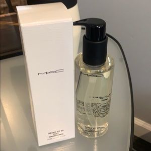 MAC Cleanse Off Oil